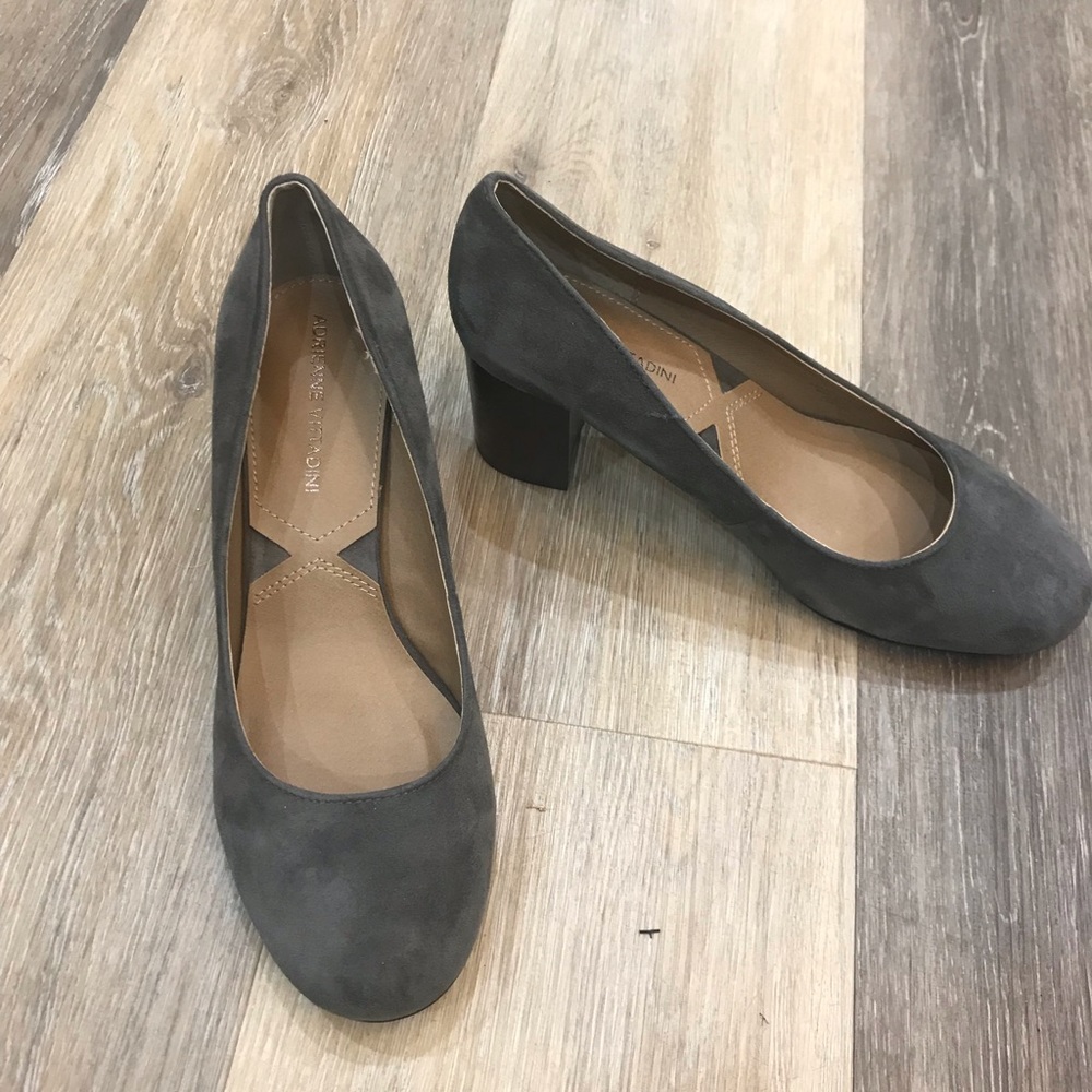 Adrienne vittadini new gray kid suede pumps